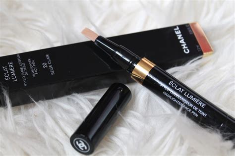 chanel eclat lumiere confronta|highlighter face pen Chanel.